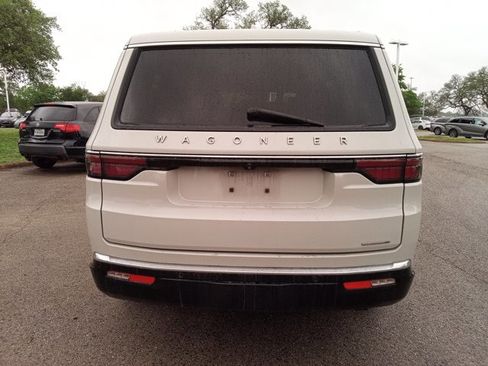 Used 2022 Jeep Wagoneer Series II image 6