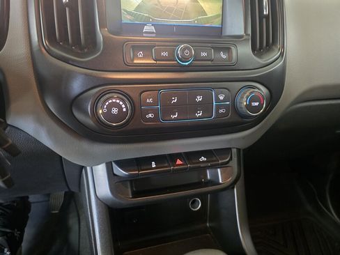 Used 2022 Chevrolet Colorado W/T w/ WT Convenience Package RWD image 21