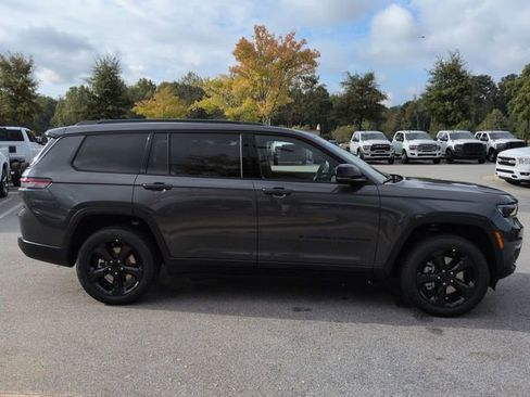 New 2025 Jeep Grand Cherokee L Limited w/ Luxury Tech Group II RWD image 3