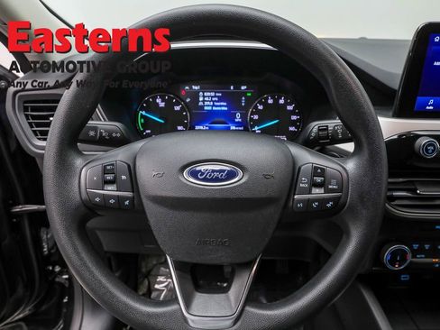 Used 2022 Ford Escape SE image 10