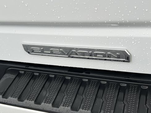 Used 2022 GMC Sierra 1500 Elevation image 9