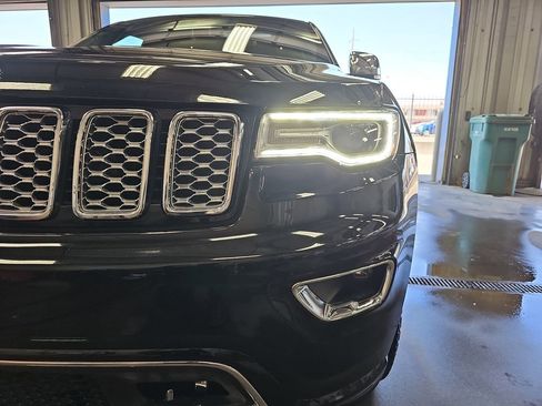 Used 2019 Jeep Grand Cherokee Overland image 32
