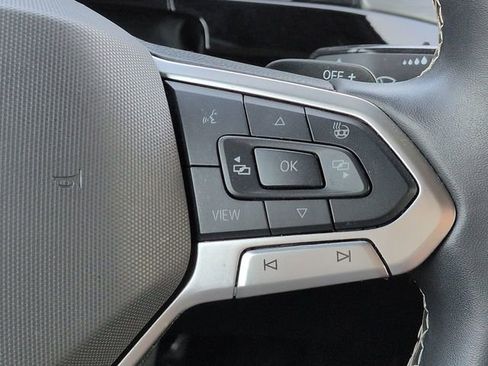 Used 2024 Volkswagen Atlas Cross Sport SE image 31