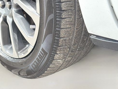 Used 2021 GMC Acadia Denali w/ Denali Technology Package FWD image 42