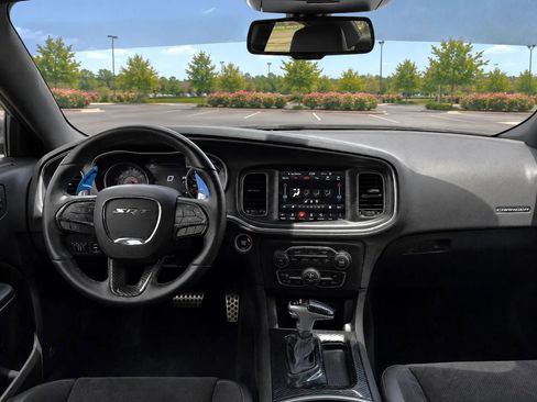 Used 2018 Dodge Charger R/T Scat Pack RWD image 14