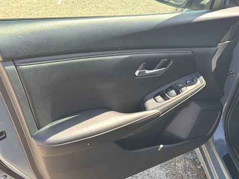 Used 2024 Nissan Sentra SV FWD image 10