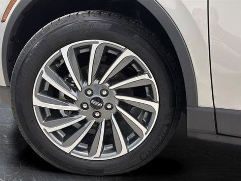 Used 2024 Lincoln Corsair Reserve image 27