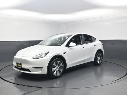 Used 2021 Tesla Model Y Long Range AWD/4WD image 36