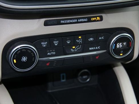 Used 2020 Ford Escape SE Sport image 28