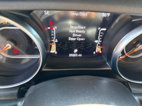 Used 2022 Jeep Gladiator Overland w/ Popular Equipment Package AWD/4WD image 21
