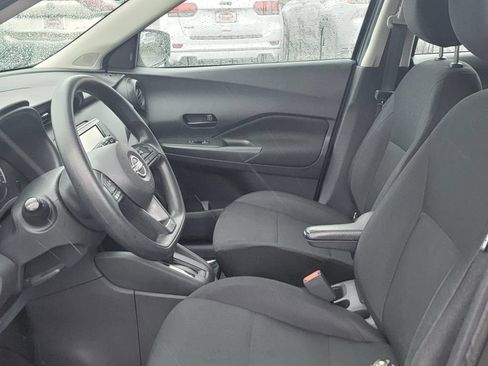 Used 2023 Nissan Kicks S FWD image 12