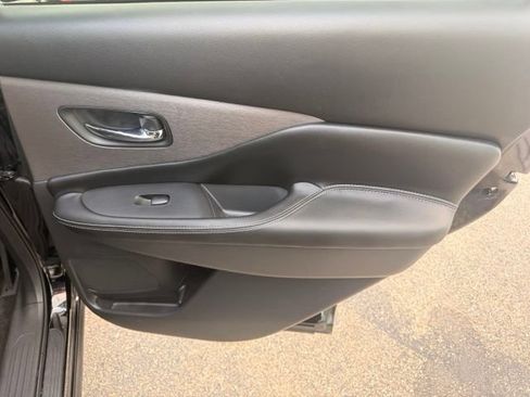 Used 2023 Nissan Murano S AWD/4WD image 12