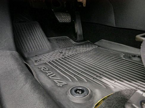 Used 2024 Toyota RAV4 LE image 17