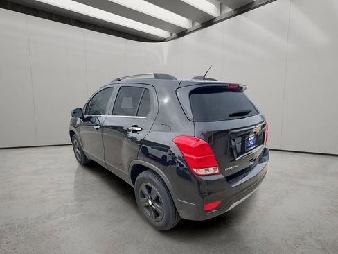 Used 2019 Chevrolet Trax LT w/ LT Convenience Package image 3