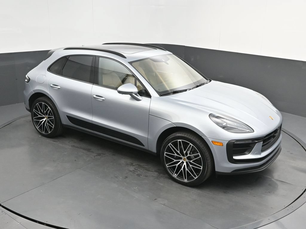 New 2026 Porsche Macan AWD/4WD image 32