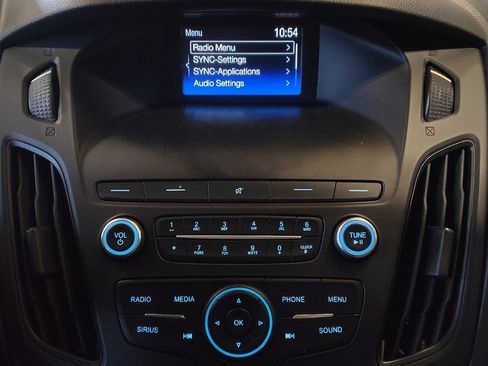 Used 2018 Ford Focus SE image 25