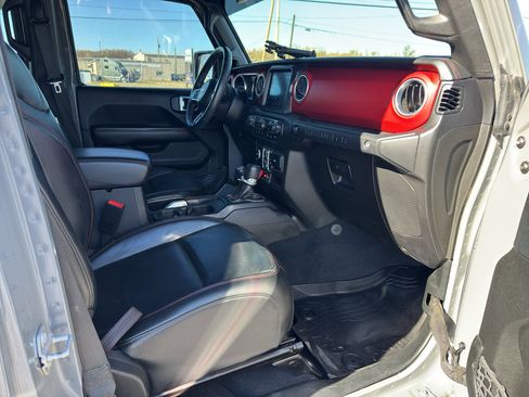 Used 2018 Jeep Wrangler Unlimited Rubicon image 19