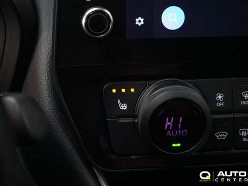 Used 2025 Toyota Grand Highlander AWD image 23