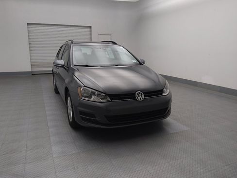 Used 2017 Volkswagen Golf S image 14