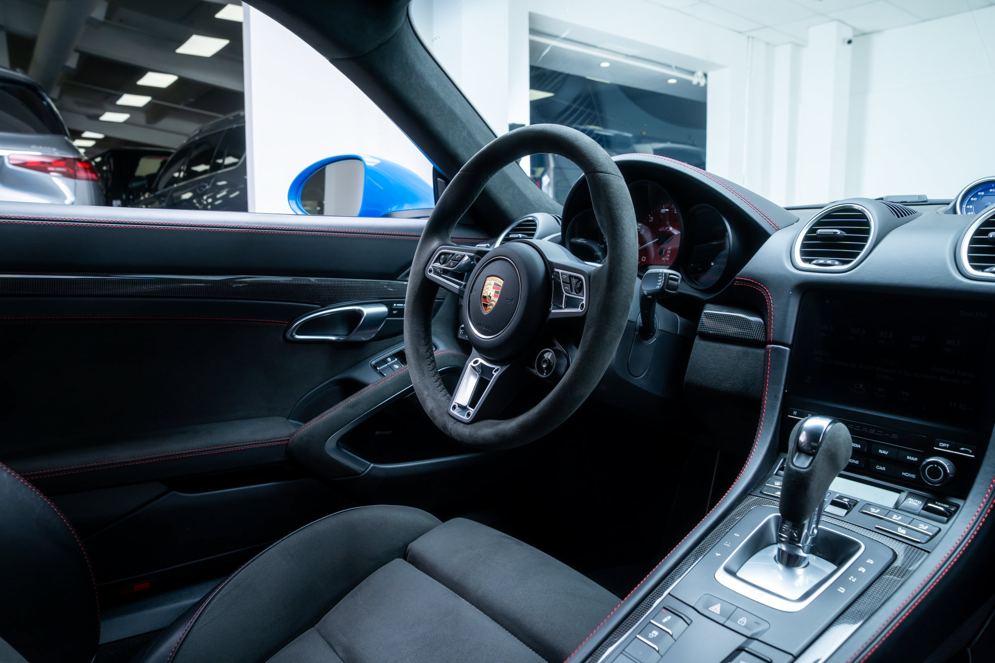 Used 2025 Porsche 718 Cayman GTS RWD image 12