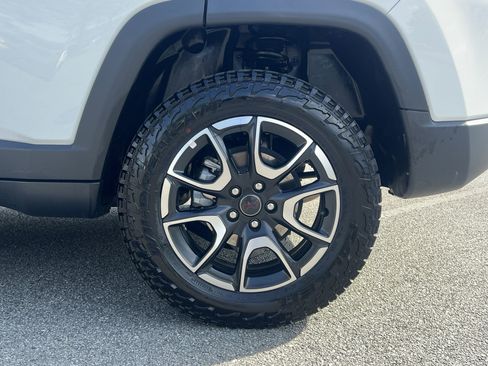Used 2025 Jeep Compass Trailhawk AWD/4WD image 28