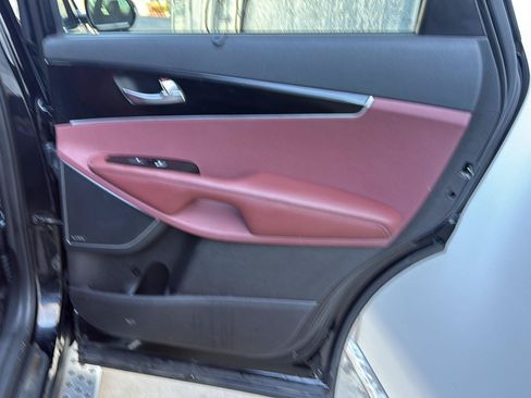 Used 2016 Kia Sorento SX FWD image 33