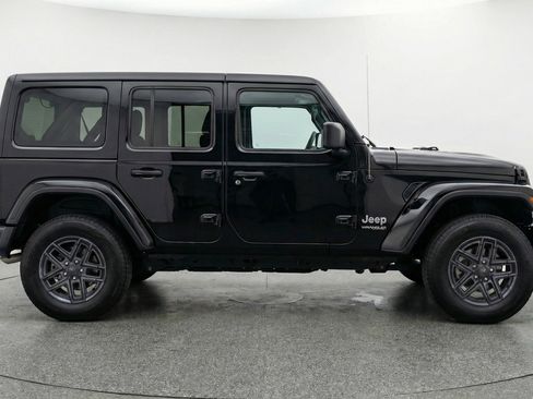 Used 2025 Jeep Wrangler Sport S image 11