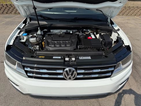 Used 2020 Volkswagen Tiguan SE w/ Panoramic Sunroof Package image 27