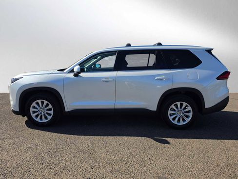 Used 2024 Toyota Grand Highlander AWD image 6