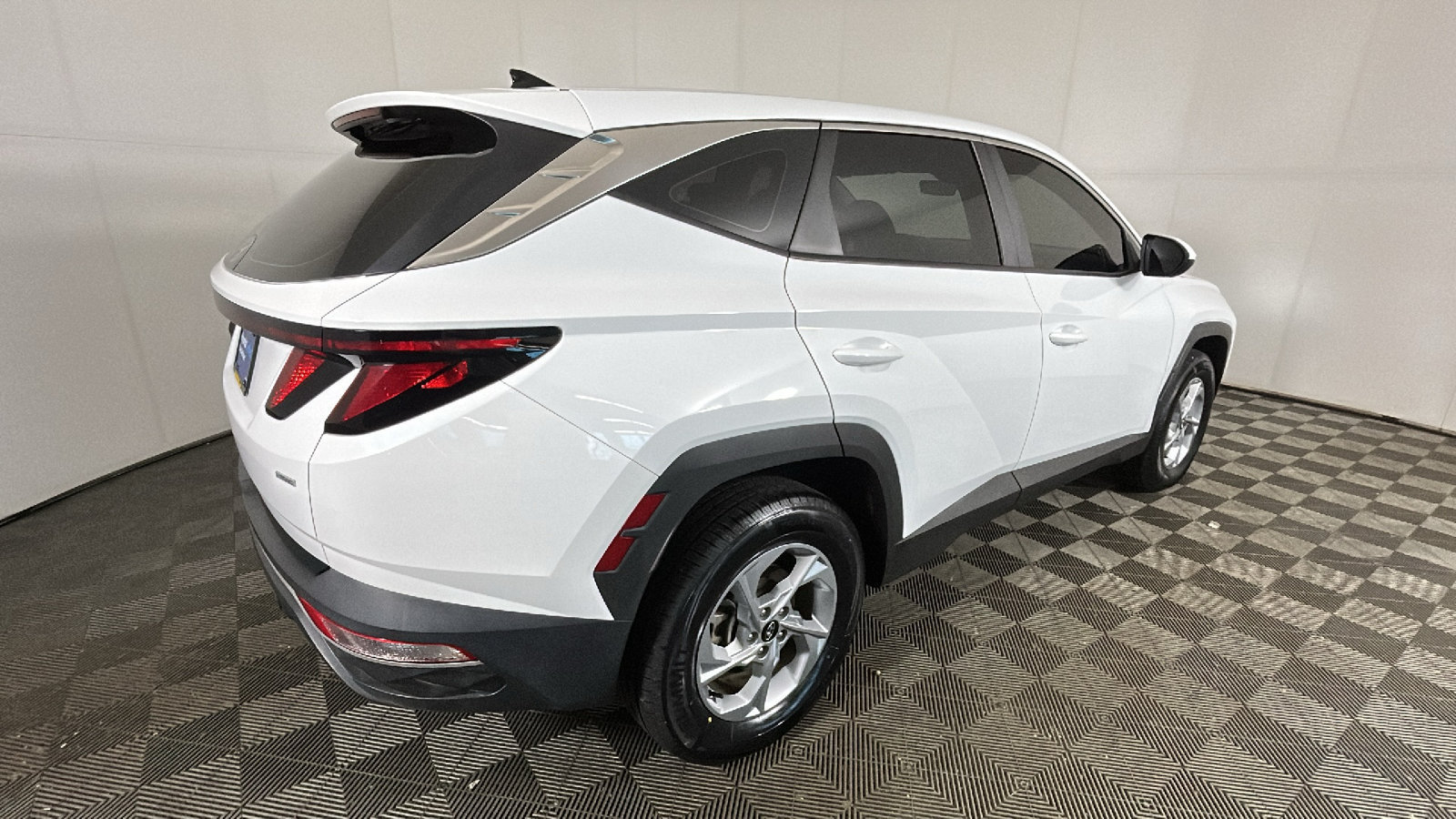 Certified 2024 Hyundai Tucson SE AWD/4WD image 3