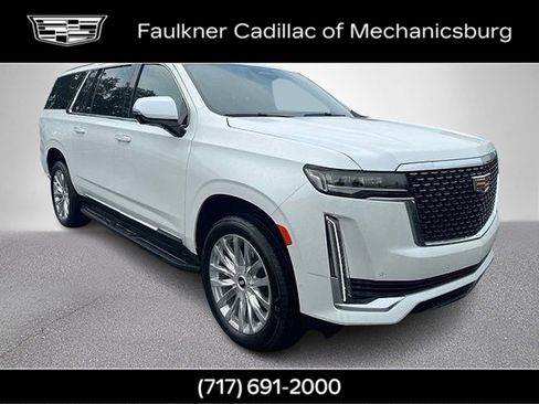Used 2024 Cadillac Escalade ESV Premium Luxury AWD/4WD image 3