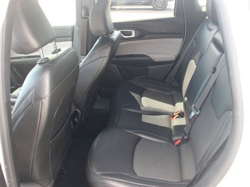 Used 2024 Jeep Compass Latitude AWD/4WD image 32