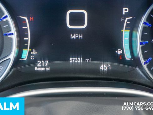 Used 2024 Chrysler Pacifica Touring-L FWD image 60