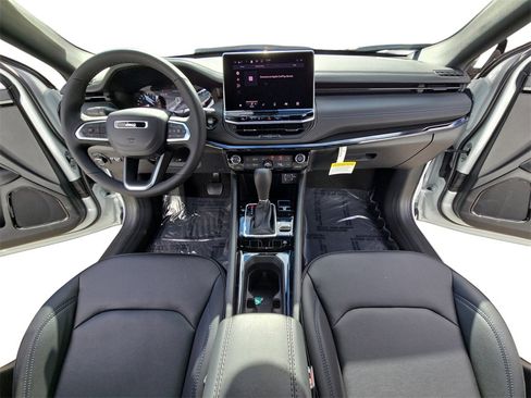New 2026 Jeep Compass Limited image 9