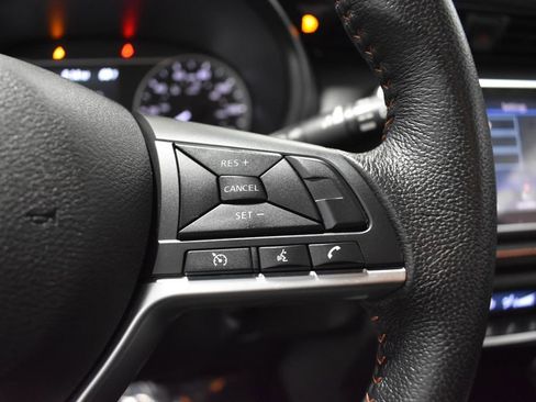 Used 2020 Nissan Kicks SR FWD image 24
