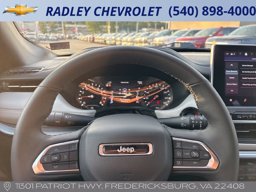 Used 2025 Jeep Compass Limited AWD/4WD image 6