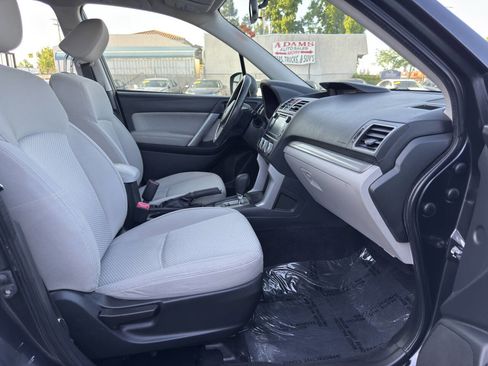 Used 2017 Subaru Forester 2.5i w/ Alloy Wheel Package AWD/4WD image 12