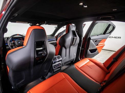 Used 2025 BMW M5 w/ Carbon Package image 19