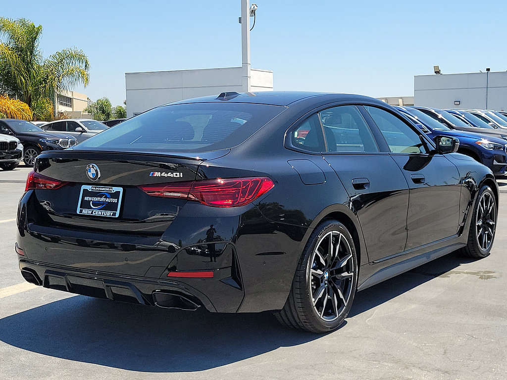 New 2026 BMW M440i w/ Premium Package RWD image 3