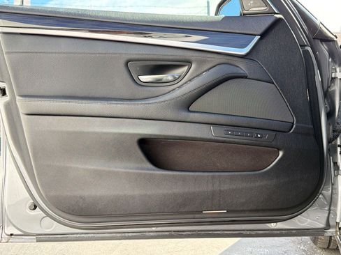 Used 2014 BMW 550i xDrive Sedan image 31