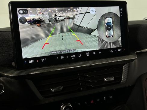 Used 2025 Ford Explorer ST-Line w/ ST-Line Street Pack image 19