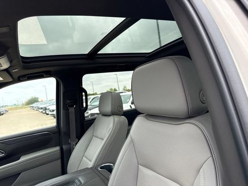 Used 2023 GMC Yukon XL SLT w/ SLT Luxury Package AWD/4WD image 21