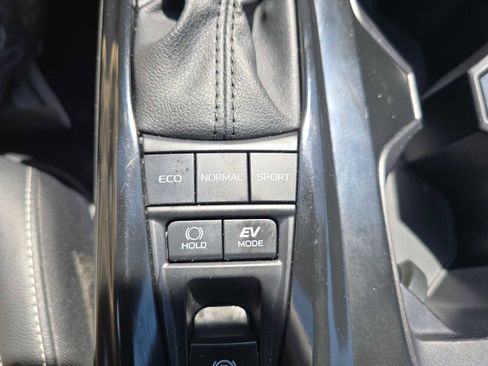 Certified 2025 Toyota Camry SE FWD image 33