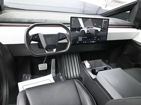 Used 2024 Tesla Cybertruck Cyberbeast AWD/4WD image 22