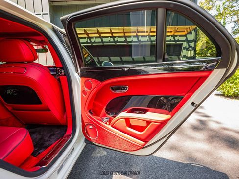 Used 2019 Bentley Mulsanne Speed image 61