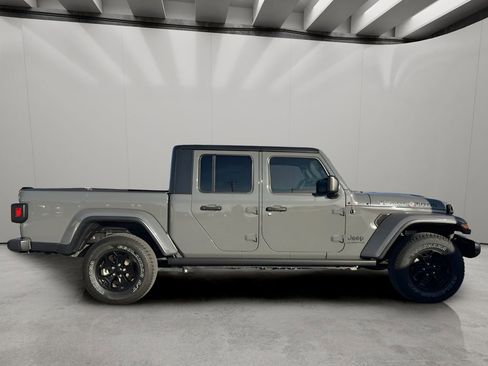 Used 2021 Jeep Gladiator Sport image 7