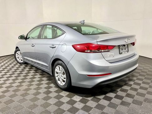Used 2017 Hyundai Elantra SE w/ Cargo Package image 8
