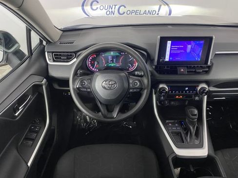 Used 2024 Toyota RAV4 XLE FWD image 17
