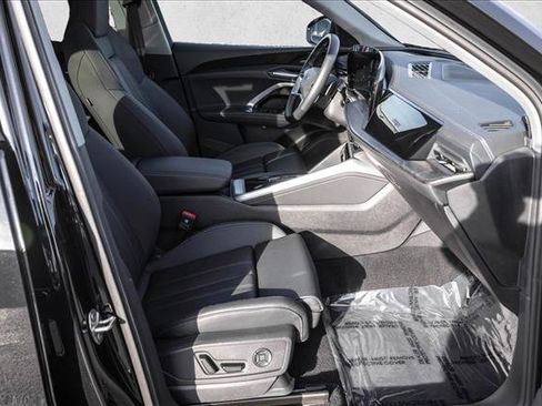 Certified 2025 Audi Q5 Premium Plus w/ Premium Plus image 25