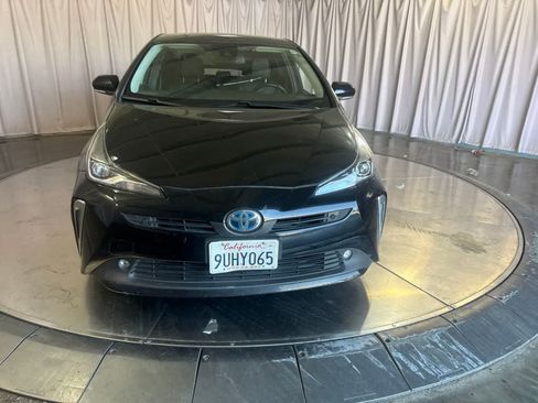Used 2022 Toyota Prius XLE FWD image 2
